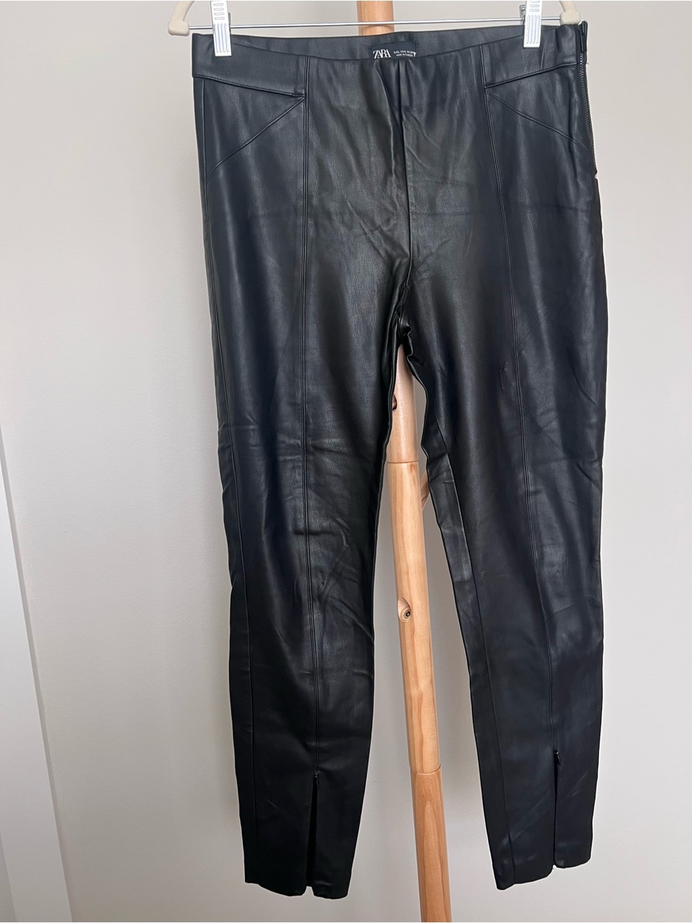 Zara Women’s Black Skinny Faux Leather Pant